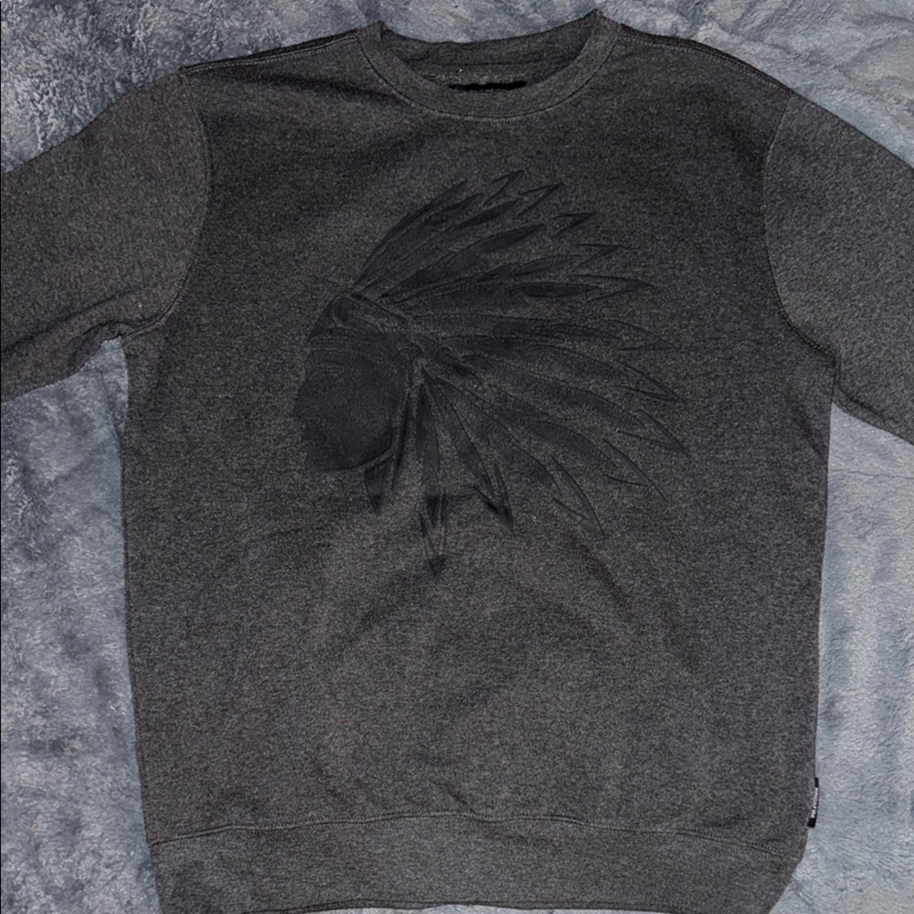 Men’s or Women’s New Dark Gray Native print Crewneck. Men’s XL, BNWOT.